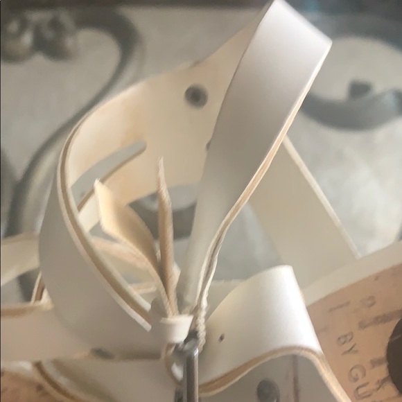 White Guess Wedges - Picture 5 of 8